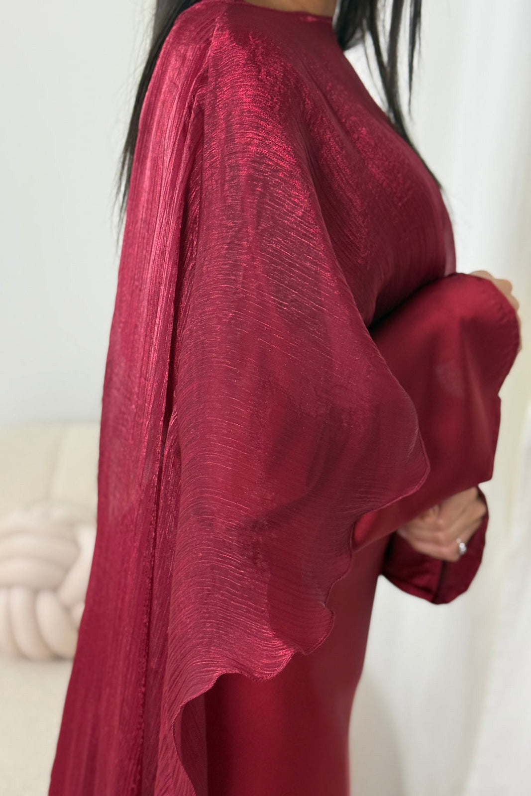 Cape-Kleid Manama