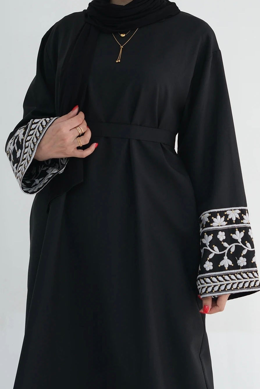 Abaya Falasdin mit Gürtel