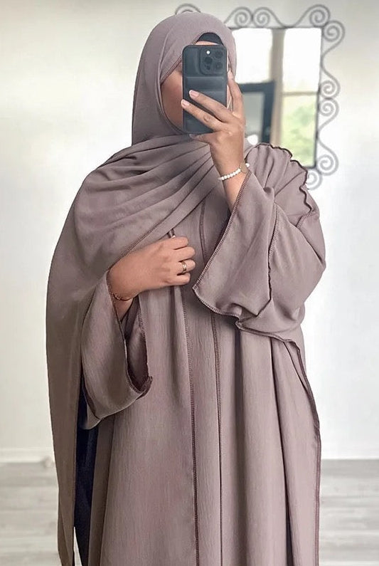 Abaya Ramadan mit Kopftuch